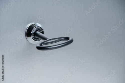 Llave en cerradura acero inoxidable