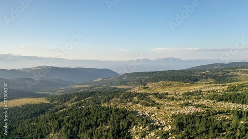 survol des lacs et forets des Bouillouses dans les Pyrénées-Orientales