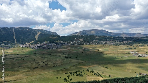 survol du lac de Matemale dans les Pyrénées-Orientales