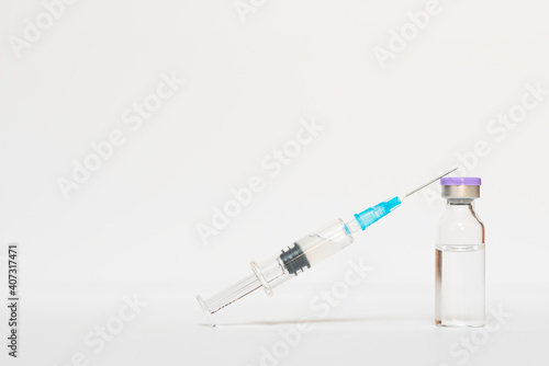 Vaccine and syringe injection. Used for prevention, immunization and treatment of infections caused by viruses