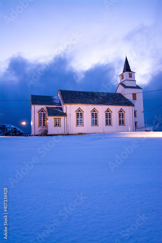 Kirche von Hillesoy, Brensholmen, Norwegen photo