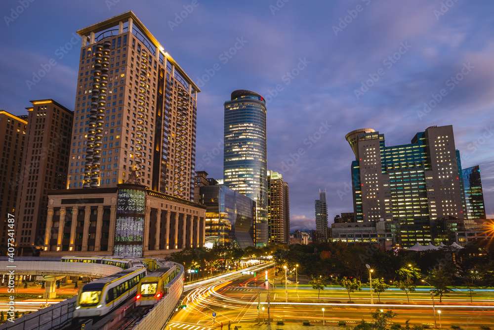 Obraz premium skyline of new taipei city in taiwan at night
