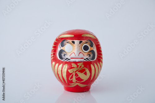 白バックシンプルだるま