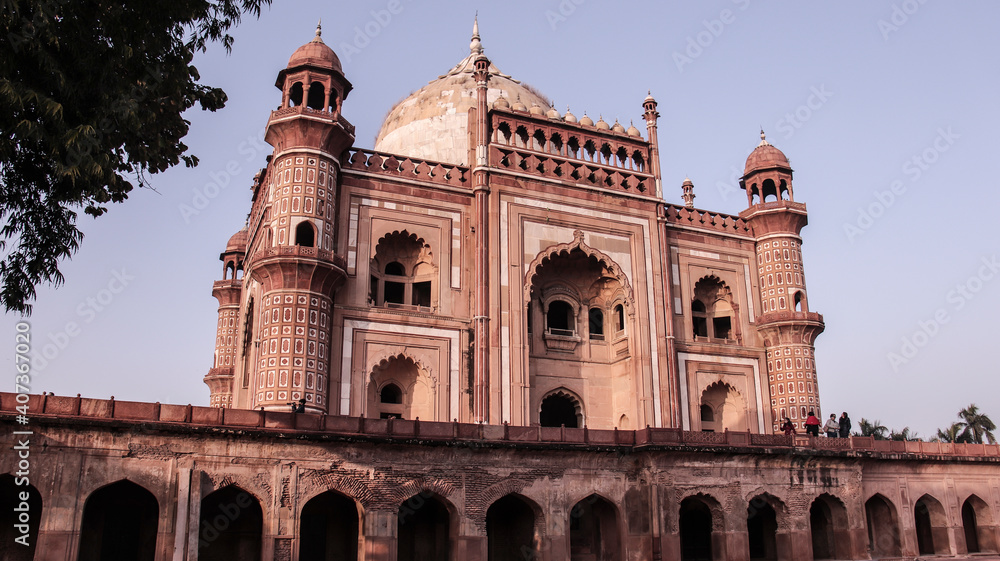 Safdarjung's, a popular tourist spot, was built in 1754 in the memory of Safdarjung Tomb who was the Prime Minister of India during the reign of Ahmad Shah Bahadur.