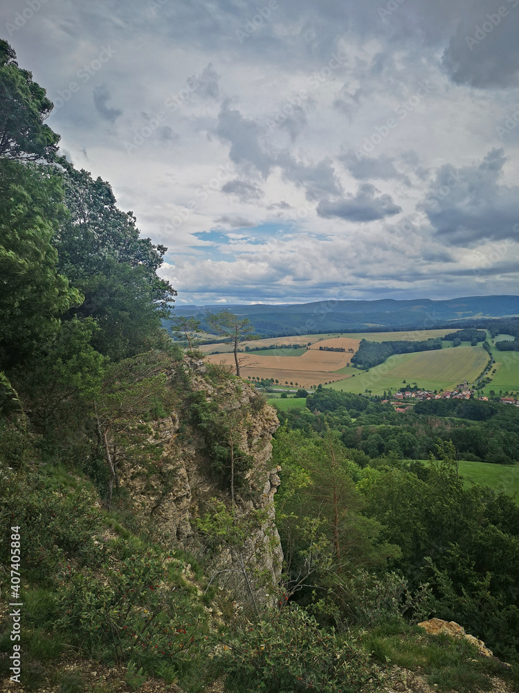 Blick von den Hörselbergen auf den Thüringer Wald