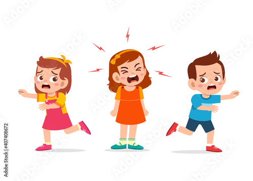 little girl cry and scream so loud and make her friend run
