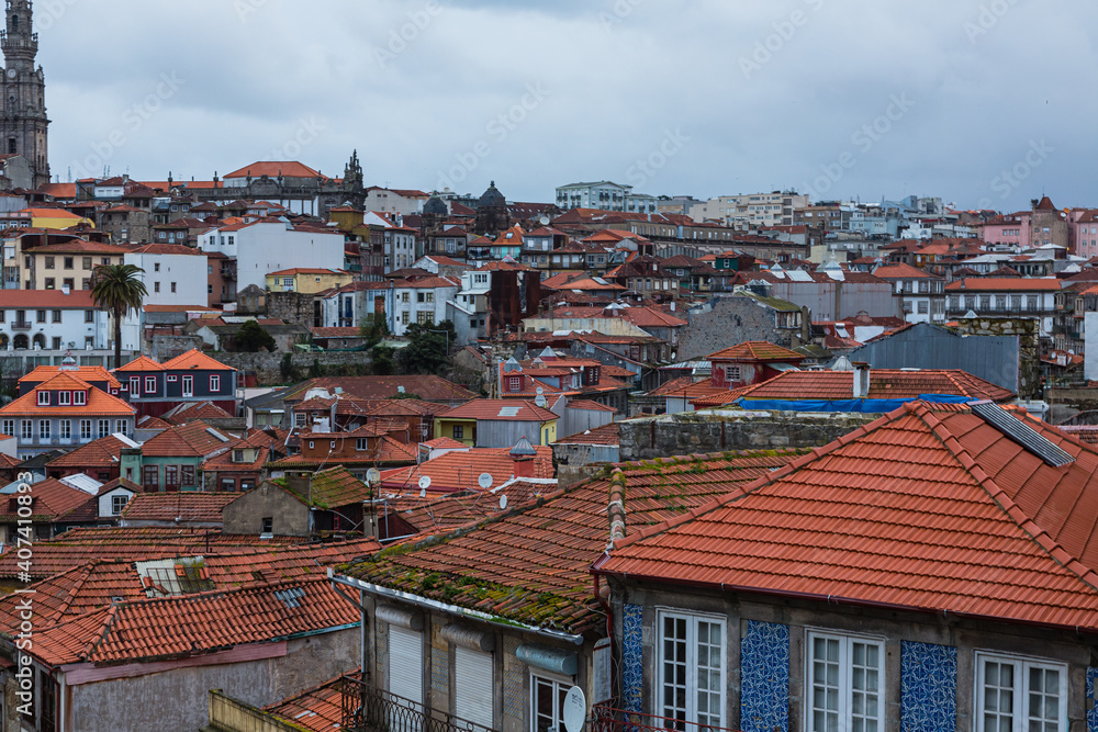 ポルトガル　ポルトの丘から見える旧市街の景色