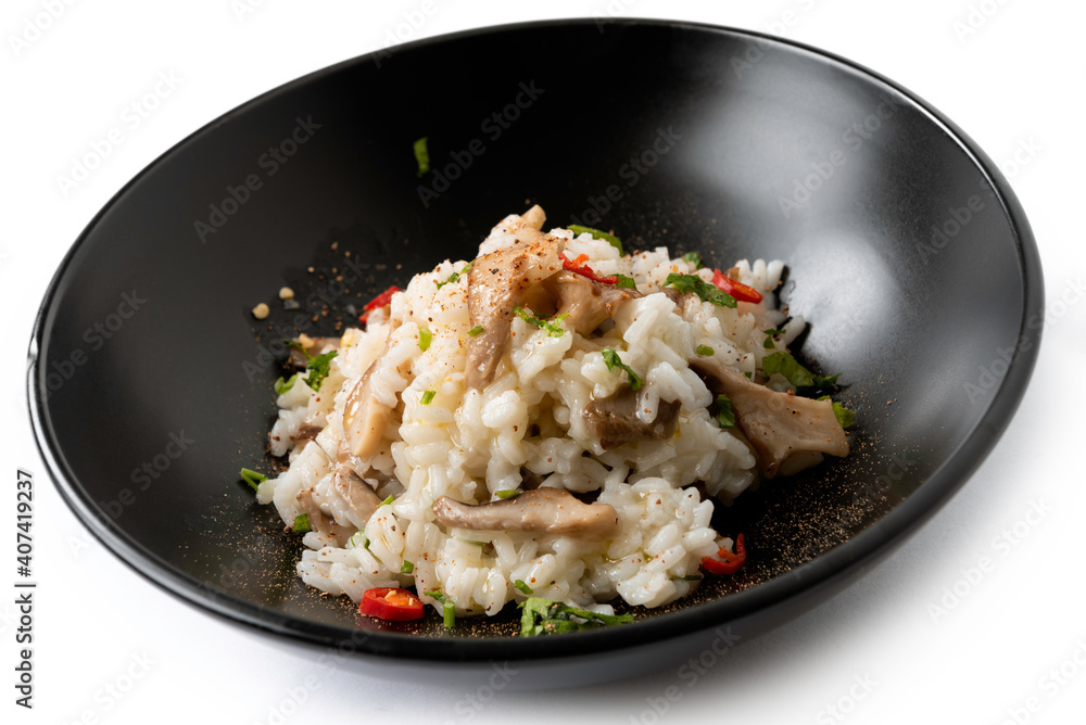 Piatto di delizioso risotto ai funghi Piatto di delizioso risotto ai funghi