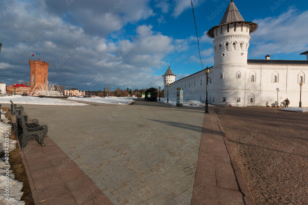 walls of the white kremlin