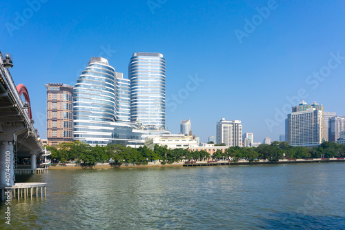 Landscape along the Pearl River in Guangzhou © 昊 周