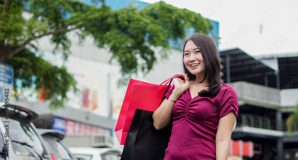 Fototapeta premium asian woman shopping fashion at mall