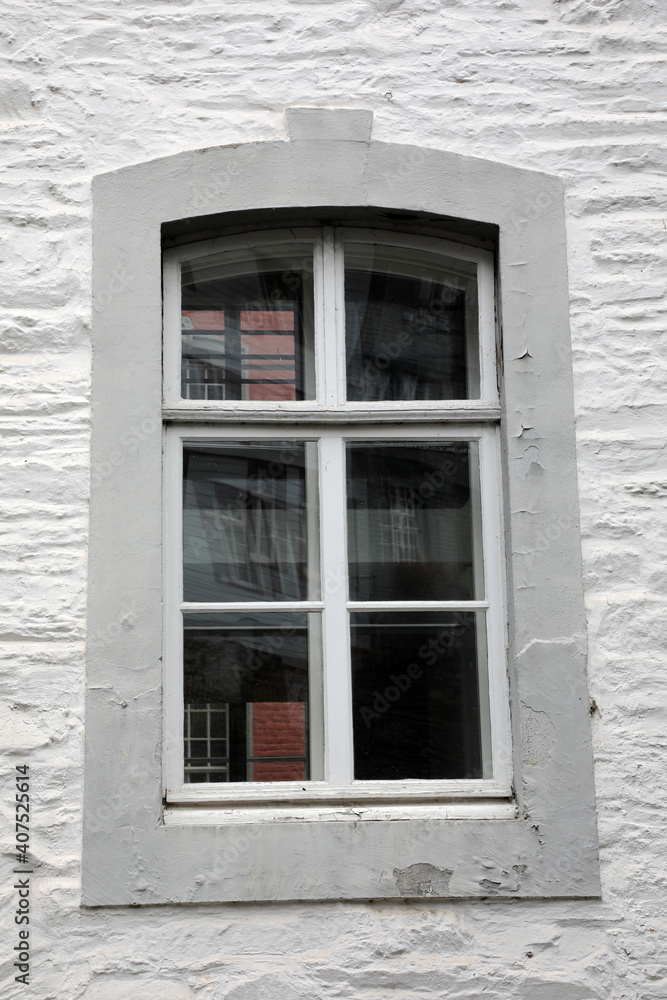 Fenster (Gebäude-Fenster)