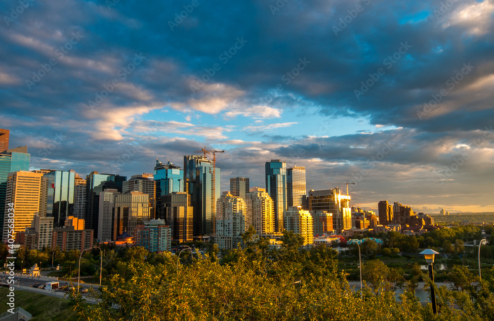 Obraz premium City at sunset, Calgary, AB.