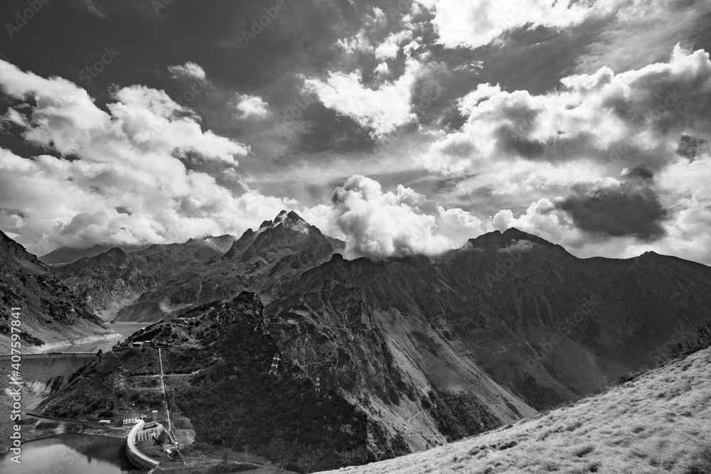 Obraz premium mountains and clouds