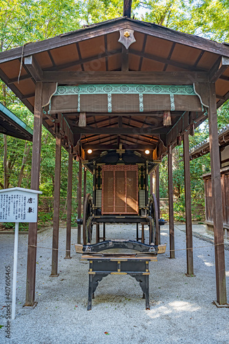 京都 下鴨神社 御車舎と唐車