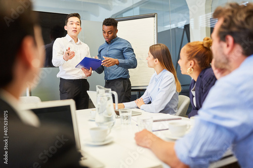 Business Leute im Start-Up Team im Meeting