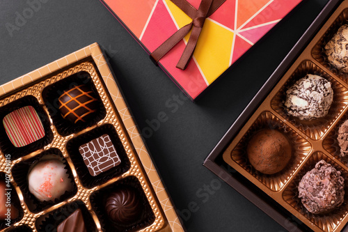 Chocolate gift. Chocolate, valentine, cacao, sweets, etc. チョコレートギフト。チョコレート、バレンタイン、カカオ、スイーツなど。 © Kana Design Image