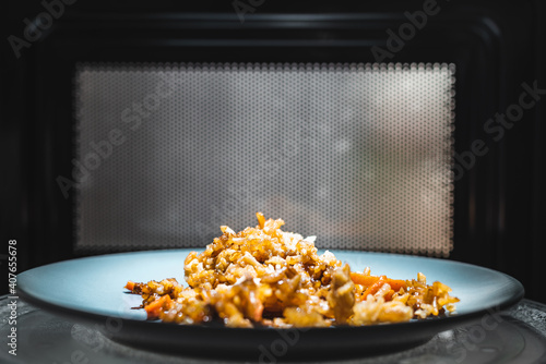 Reisgericht in der Mikrowelle.
 photo