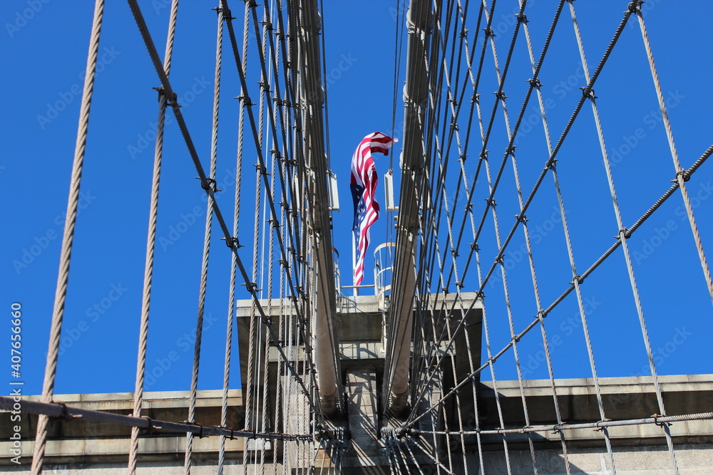 Drapeau américain, pont de Brooklyn, New-York City.