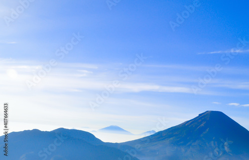 Fototapeta Naklejka Na Ścianę i Meble -  mountain landscape with clouds