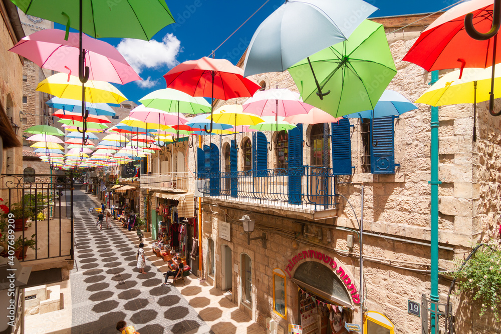 Fototapeta premium Jerusalem, Israel - June 19, 2020: Umbrella street (Yoel Moshe Salomon)