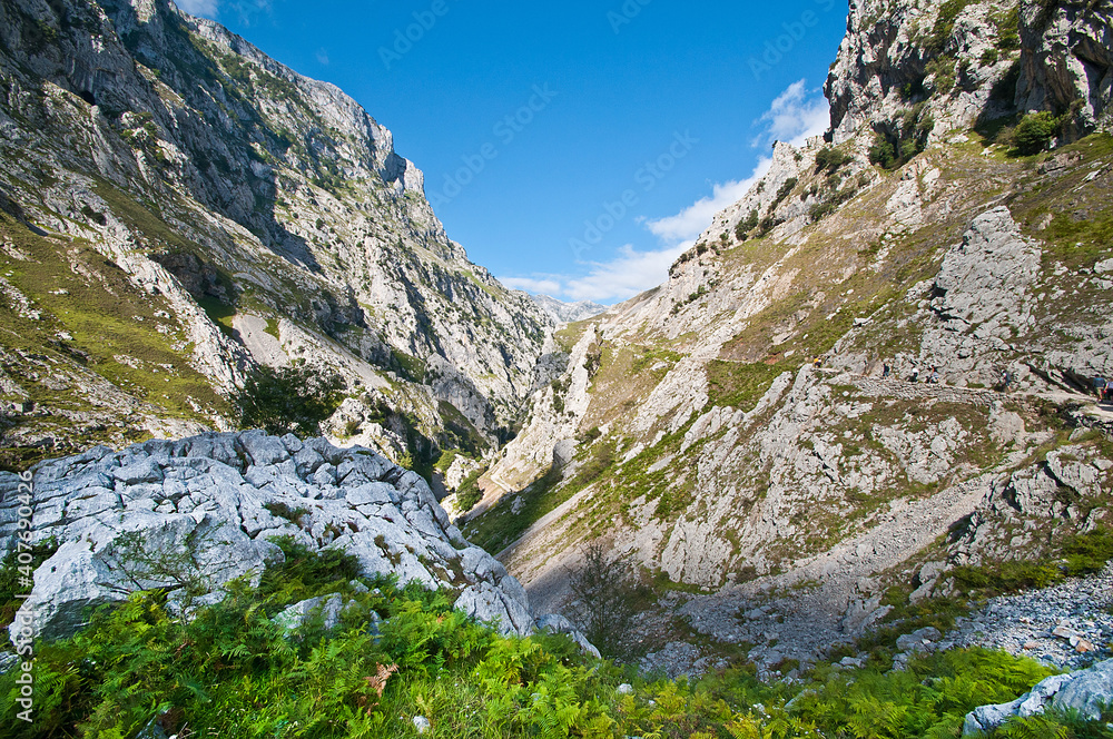 Ruta del Cares de Poncebos a Caín. Senderismo en los Picos de Europa entre Cantabria y Asturias