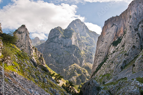 Ruta del Cares de Poncebos a Caín. Senderismo en los Picos de Europa entre Cantabria y Asturias