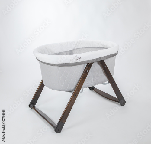 Folding bassinet