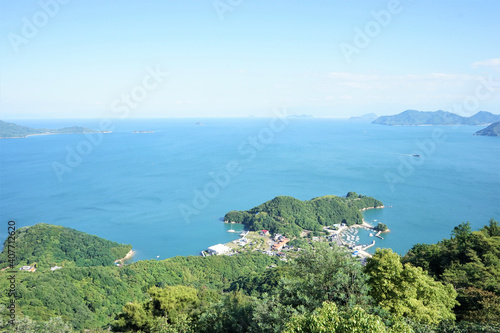 Beautiful sunny view of Shimanami kaido from Takamiyama Viewpoint (Observatory) in Mukaishima island, Onomichi city, Hiroshima prefecture, Japan. - 高見山山頂 瀬戸内海国立公園 展望デッキ 向島 しまなみ海道 日本