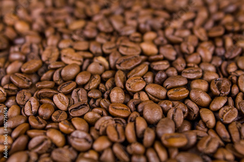 many roasted a coffee beans lie together
