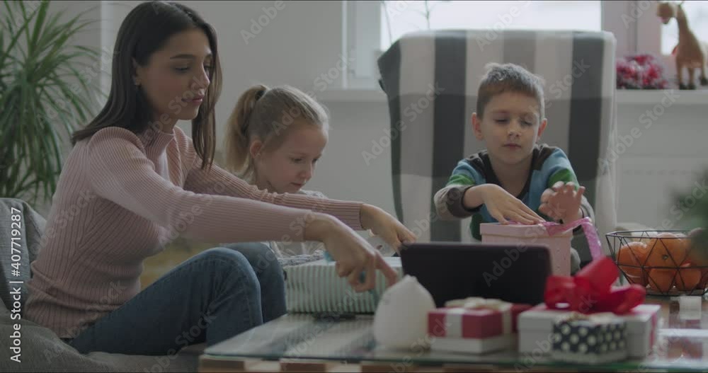 Happy family pack Christmas gifts Happy family pack Christmas gifts