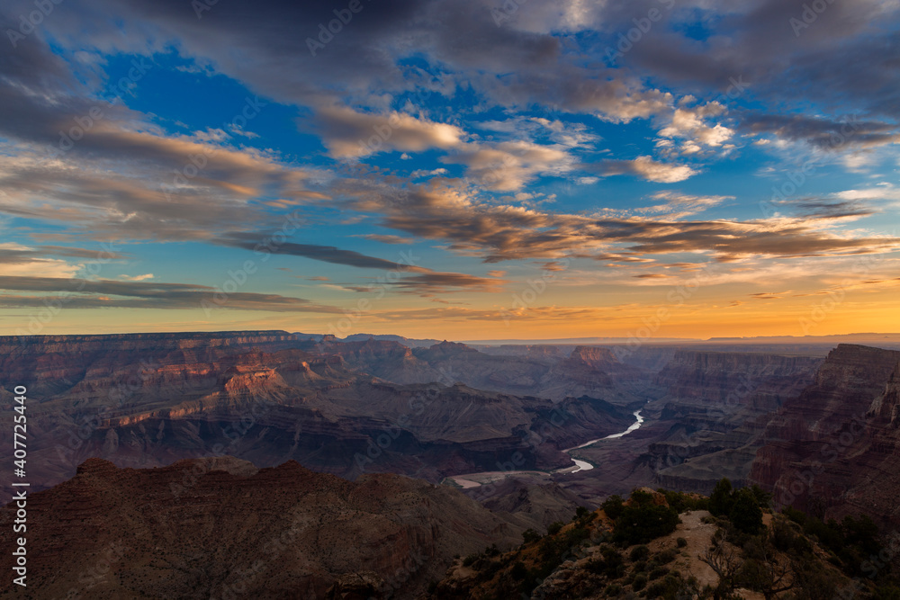 Scenic view of the Grand Canyon and the Colorado River from the Desert View viewpoint, in the Grand Canyon National Park, at sunrise, in the State of Arizona, USA