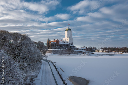 Fototapeta Naklejka Na Ścianę i Meble -  Castle in the city of Vyborg in winter on the island of the Gulf of Finland.