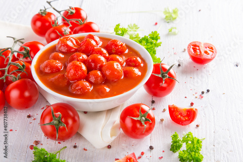 bowl of ketchup or tomato s...