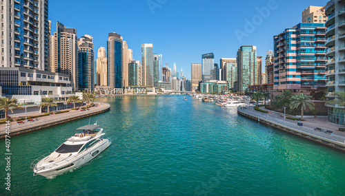 Obraz na płótnie Dubai Marina skyscrapers and Jumeirah beach,Dubai,United Arab Emirates w salonie