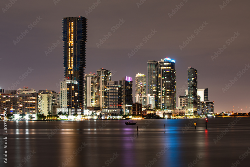 Fototapeta premium Miami night. Skyline of miami biscayne bay reflections, high resolution.