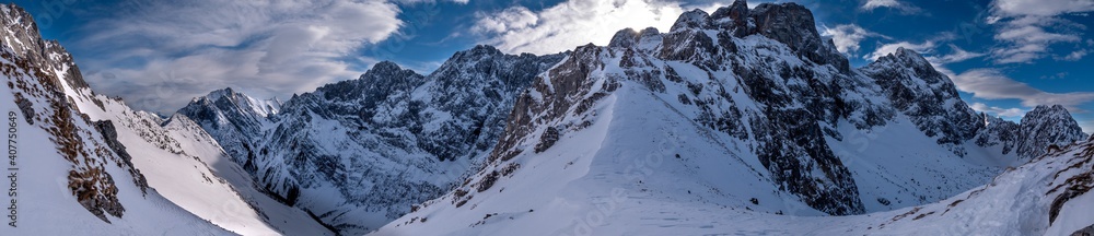 Obraz premium Panorama Torscharte im Karwendel im Winter