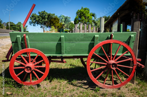 Carroça de Boi, Caox cart
old wagon
red wheel wagon
green wagon
wagon on the roadox cart
old wagon
red wheel wagon
green wagon
wagon on the road photo