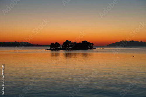 松江市から見た宍道湖の夕景 © maso11