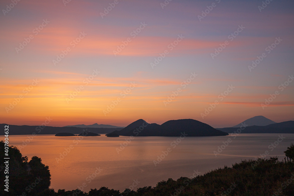 Fototapeta premium 洞爺湖 夕景