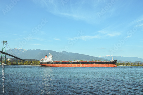 船 cargo ship 
