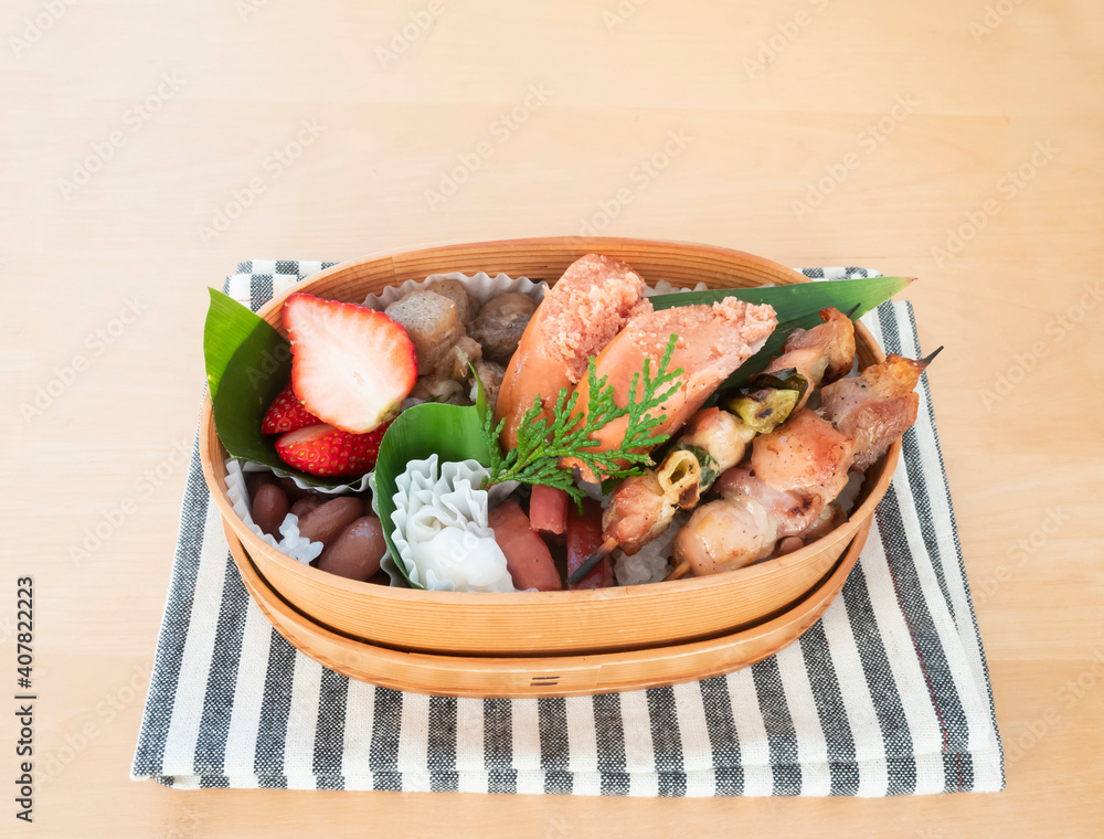 手作りのおいしい曲げわっぱのお弁当【焼たらこ】 手作りのおいしい曲げわっぱのお弁当【焼たらこ】