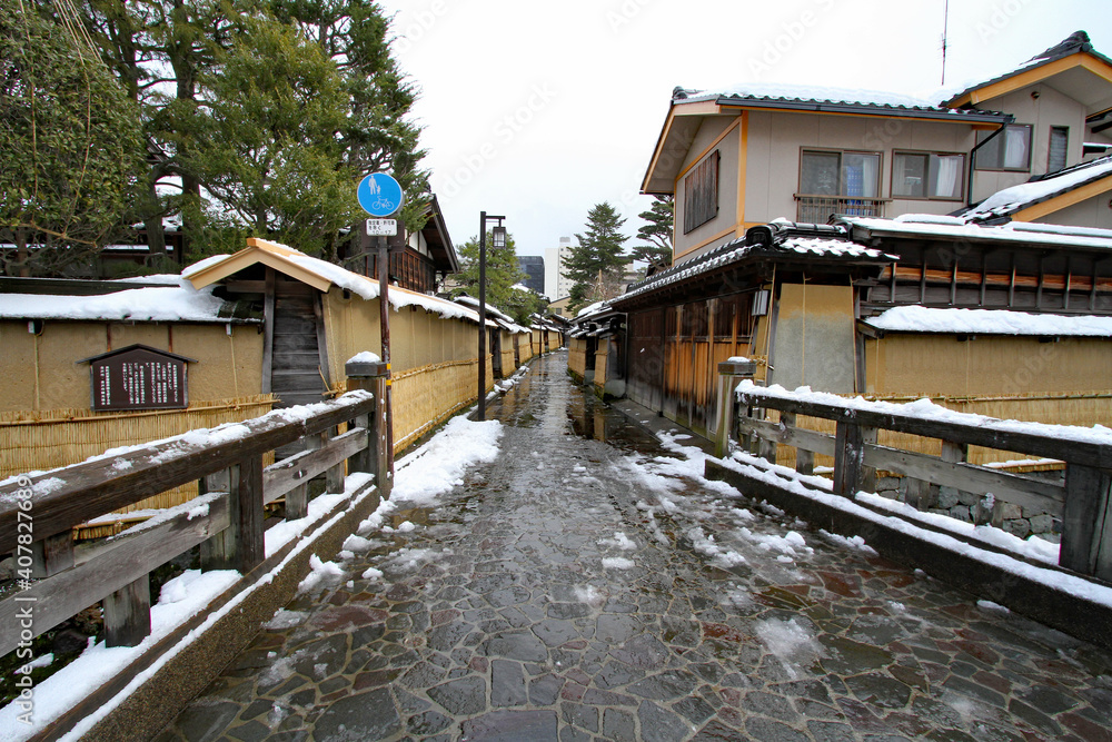 Walls covered in the winter with straw mats of samurai district in Naga-machi, Kanazawa Japan Walls covered in the winter with straw mats of samurai district in Naga-machi, Kanazawa Japan