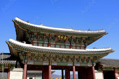 Geunjeongmun, the gate of Gyeongbokgung Palace. Gyeongbokgung, Seoul, South Korea. photo