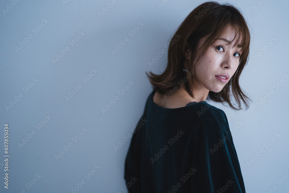 クールな女性ポートレート クールな女性ポートレート