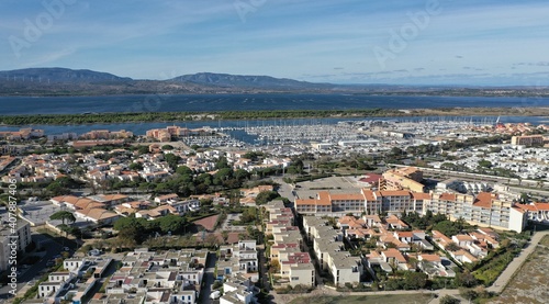 Survol de Port-Leucate, son port et ses plages