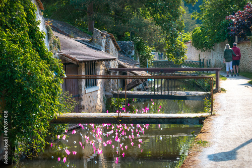 Billede på lærred Chevreuse, promenade des petits ponts, Yvelines, France