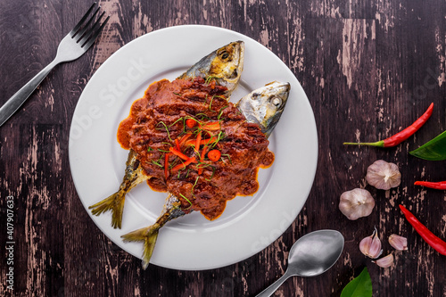 Foto Deep fried fish and chili sauce