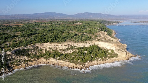 falaise et plage de Leucate et la Franqui, vue du ciel photo