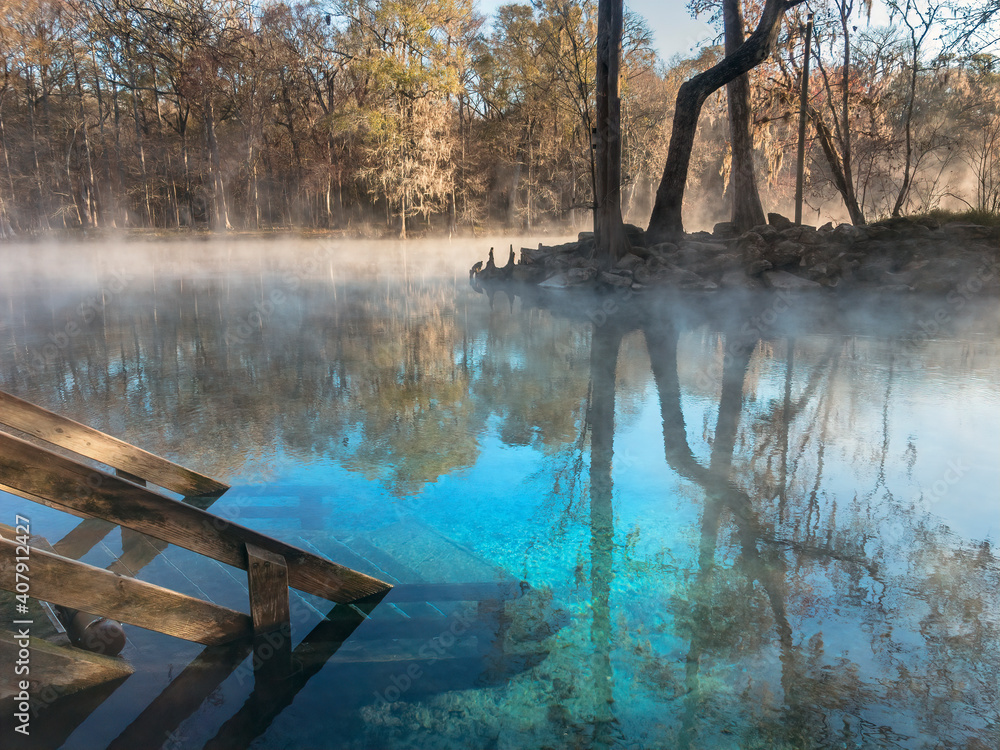 Obraz premium Early Winter Morning at Ginnie Springs on the Santa Fe River, Florida